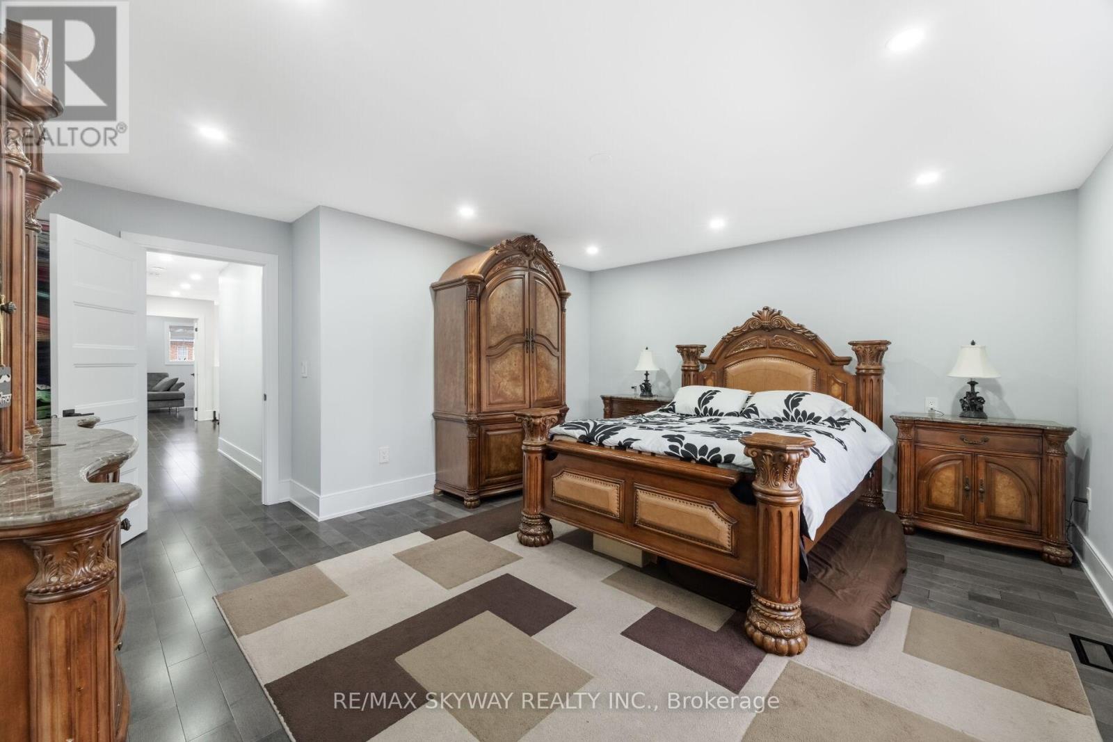 32 LADY BELLE CRESCENT - 21