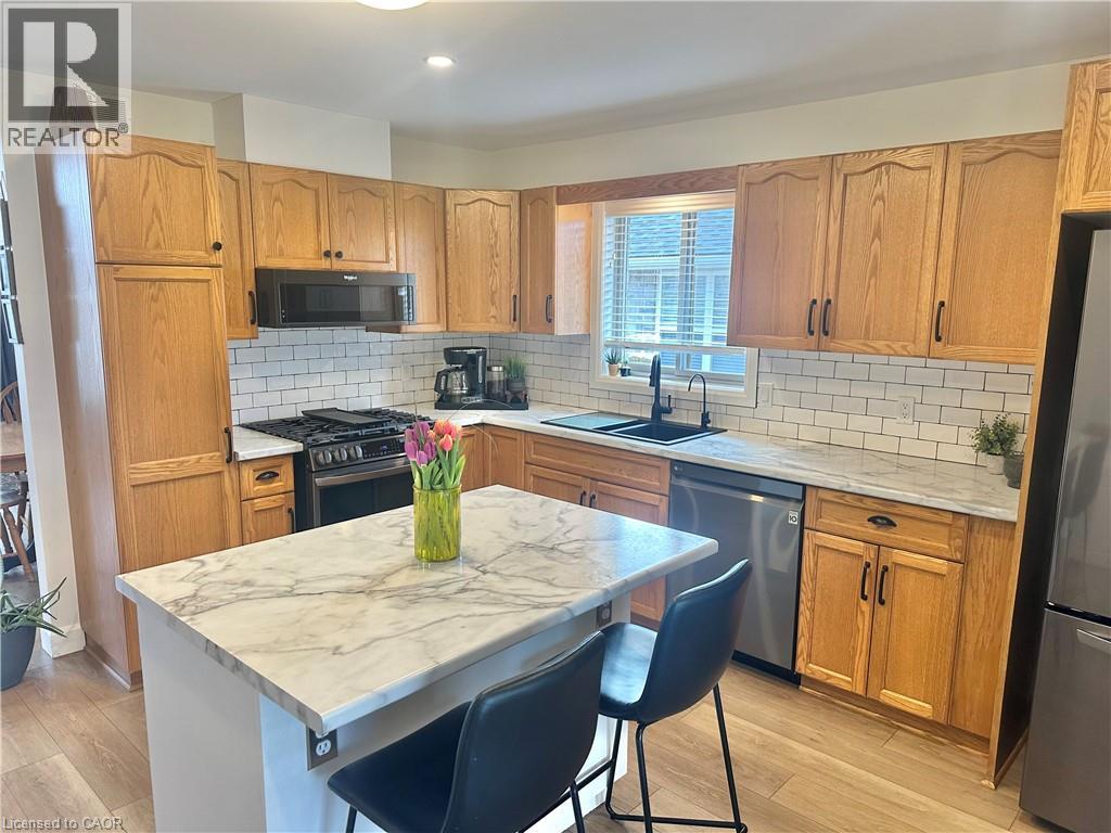 7 SPRUCE GROVE Court - 12