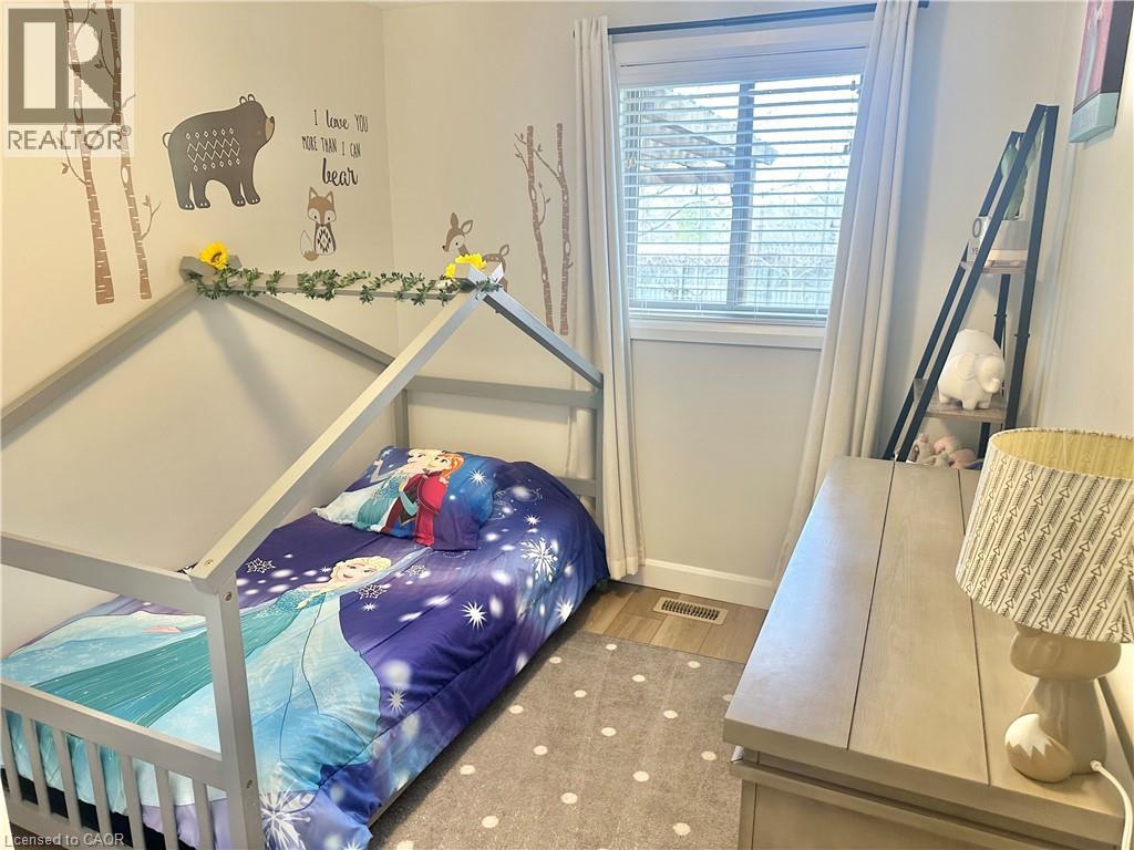 7 SPRUCE GROVE Court - 20