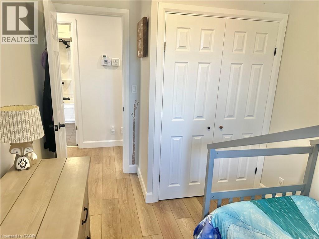 7 SPRUCE GROVE Court - 21