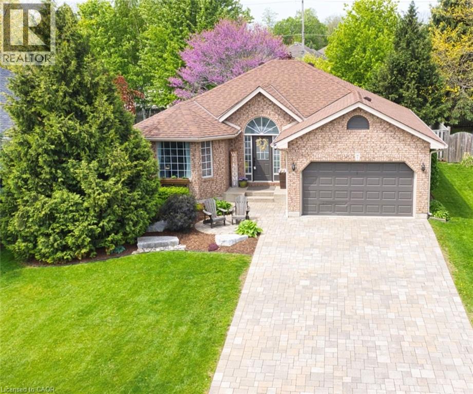 7 SPRUCE GROVE Court - 1