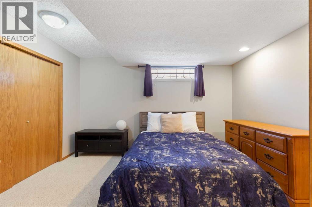 1030 Mckenzie Lake Bay SE - 26