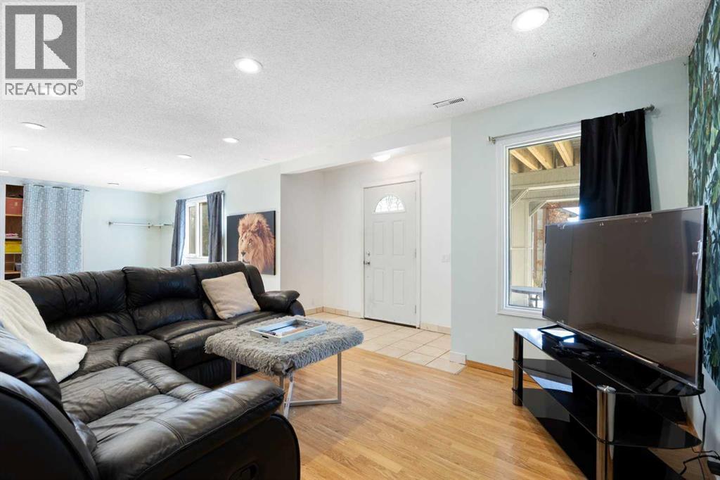 1030 Mckenzie Lake Bay SE - 32