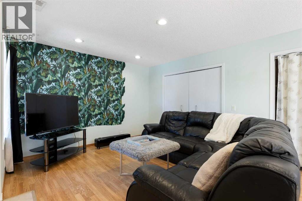 1030 Mckenzie Lake Bay SE - 31