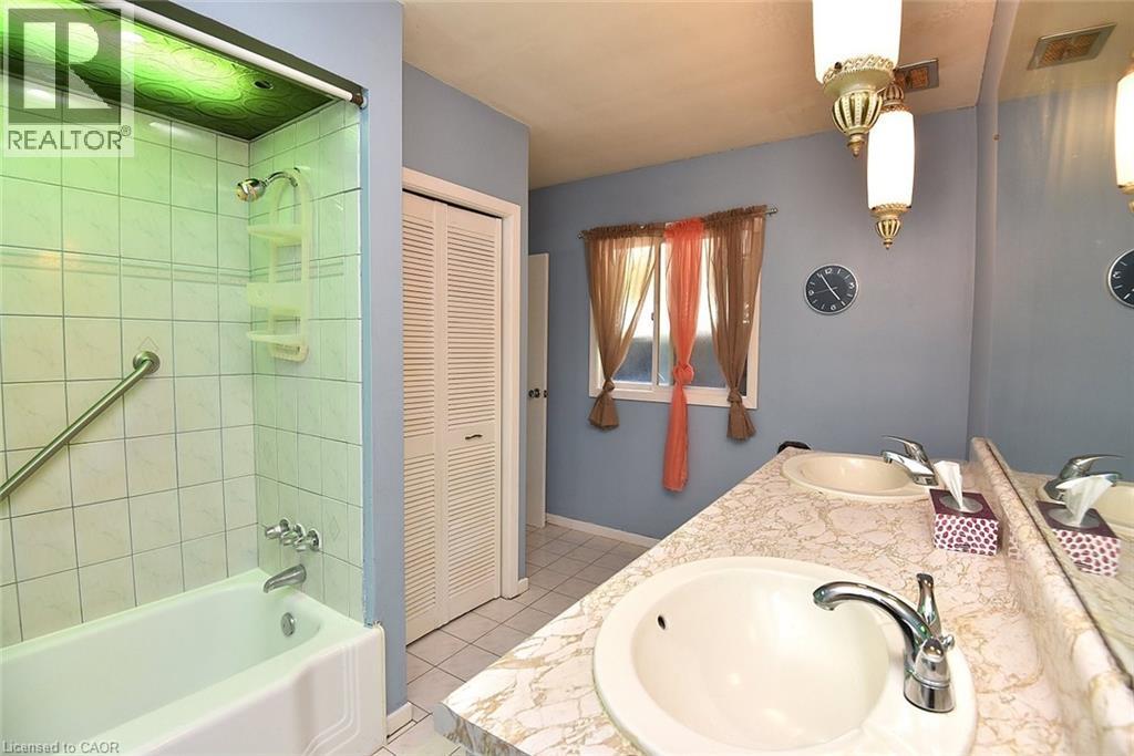 938 COURTLAND Drive - 28
