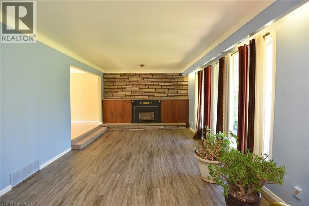 938 COURTLAND Drive - 9