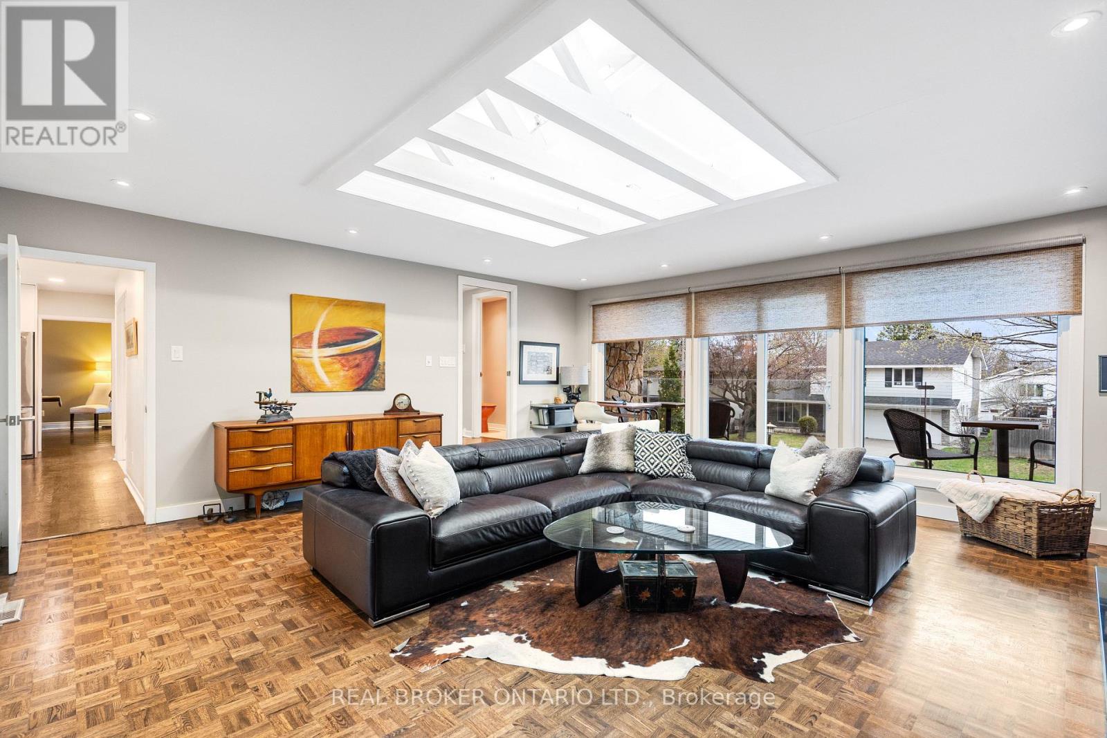 1958 NEEPAWA AVENUE - 10