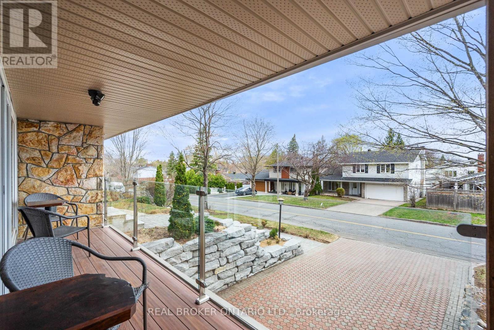1958 NEEPAWA AVENUE - 14