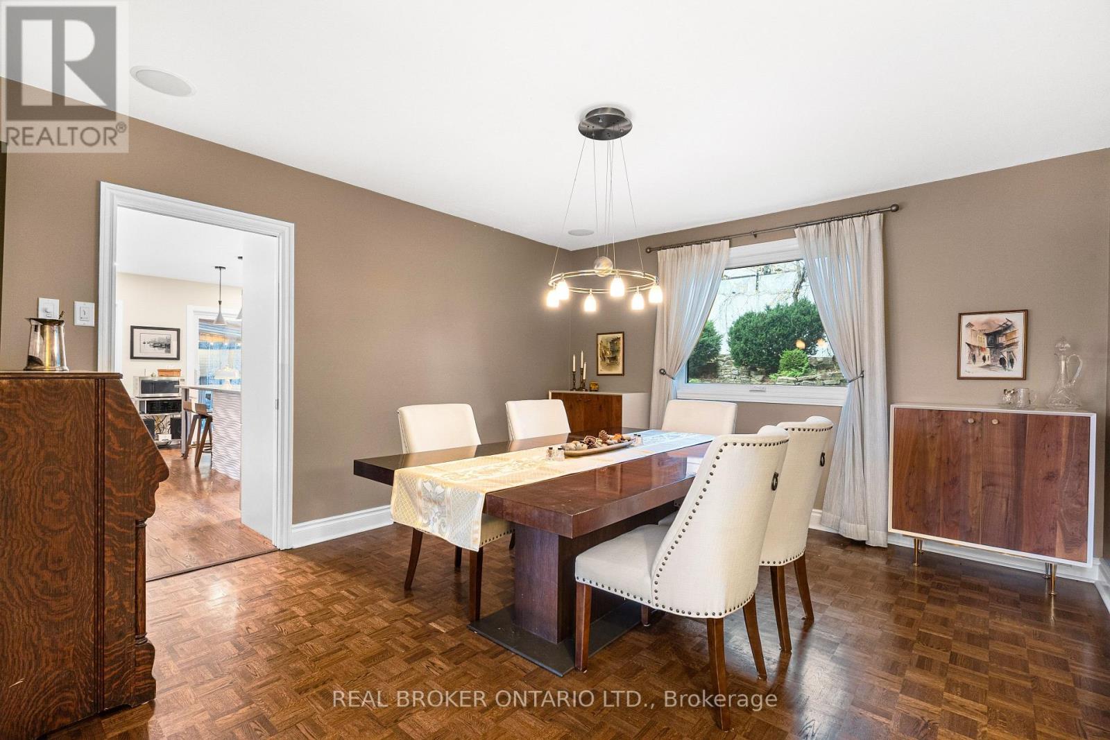 1958 NEEPAWA AVENUE - 23