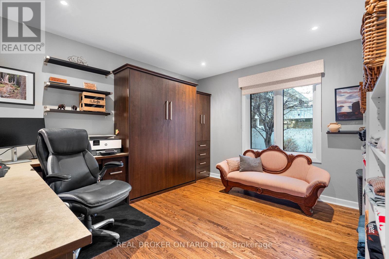 1958 NEEPAWA AVENUE - 36