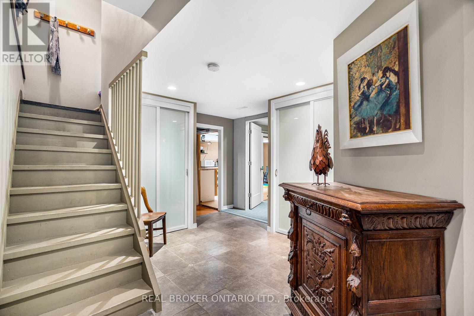1958 NEEPAWA AVENUE - 40