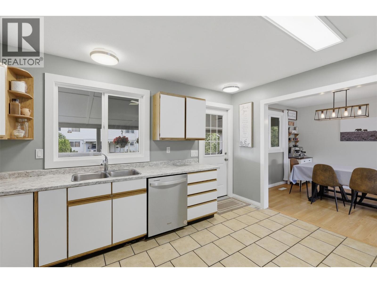 782 VENABLES Place - 15