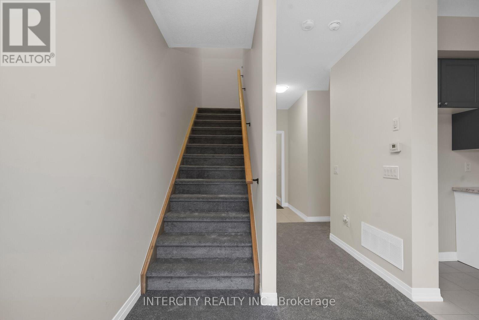 BLK 7 UNIT 4 - 118 GORDON STREET - 14