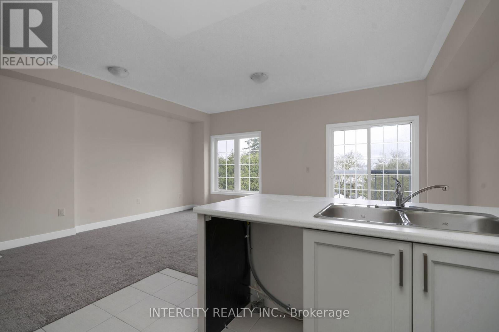 BLK 7 UNIT 3 - 100 WALDEN DRIVE - 11