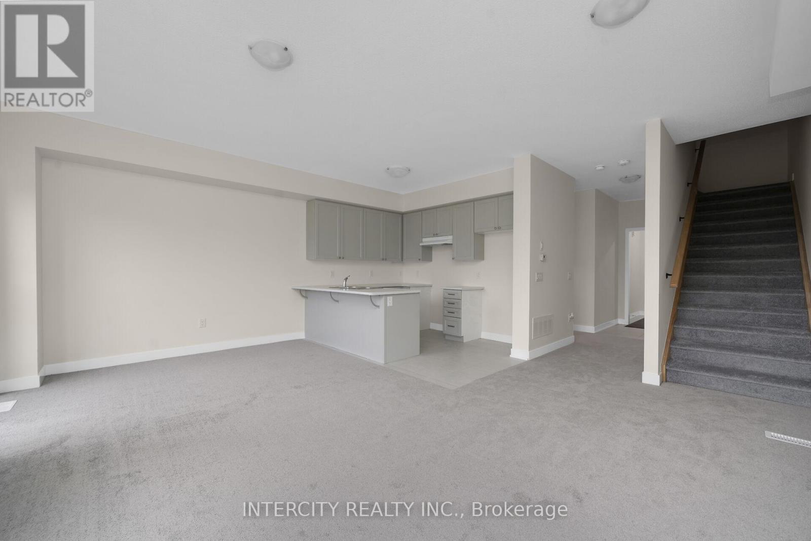 BLK 7 UNIT 3 - 100 WALDEN DRIVE - 7