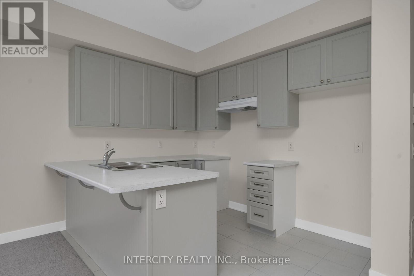 BLK 7 UNIT 3 - 100 WALDEN DRIVE - 9