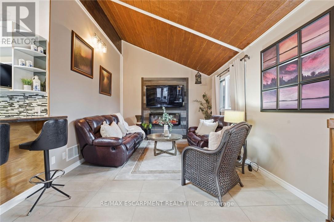 430 WINNIETT STREET - 10