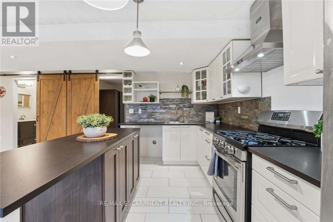 430 WINNIETT STREET - 22
