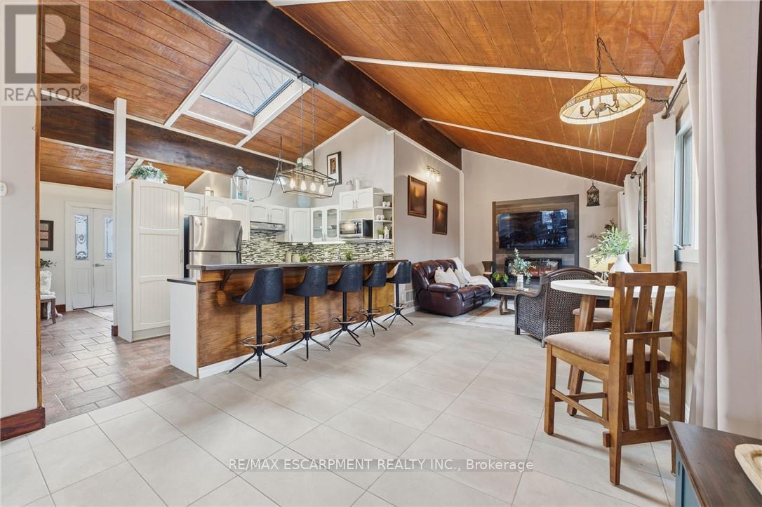 430 WINNIETT STREET - 6