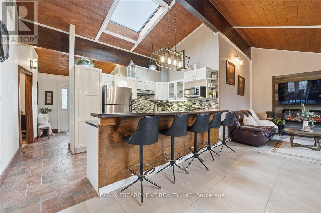 430 WINNIETT STREET - 7