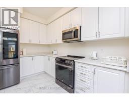38 Silver Meadow Gdns Gardens N, Hamilton, ON L8B1Z4 Photo 18
