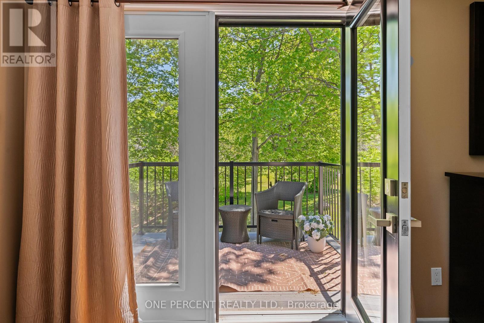 975 FIELDOWN STREET - 23