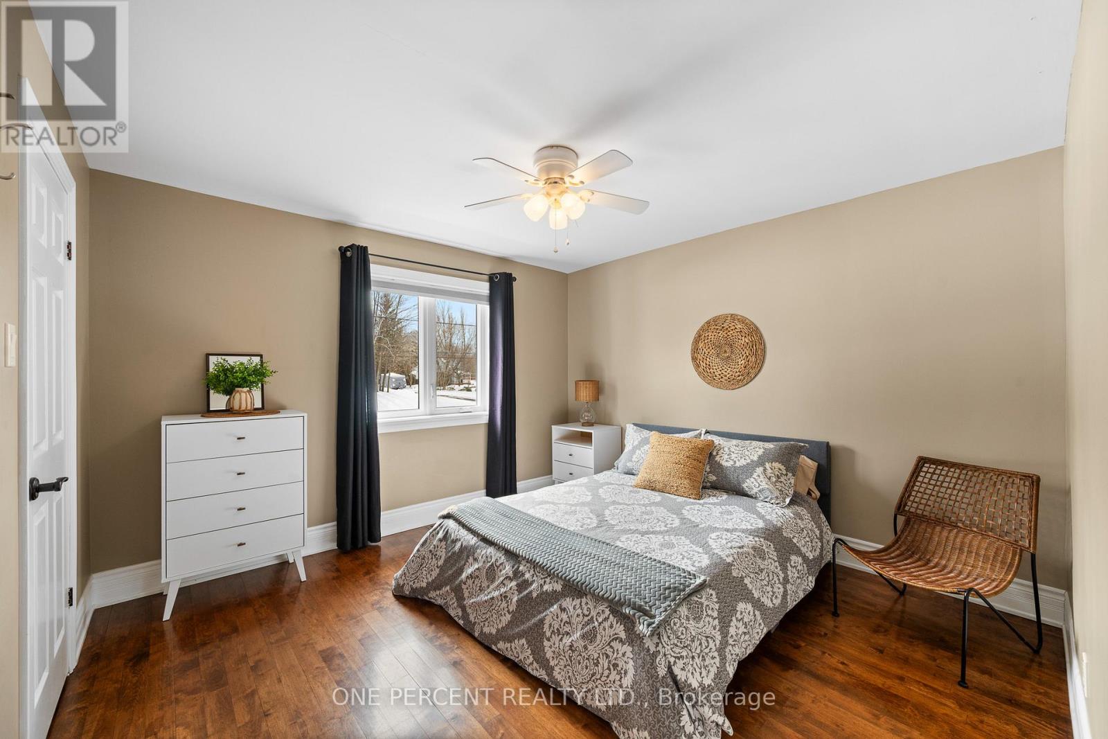 975 FIELDOWN STREET - 32