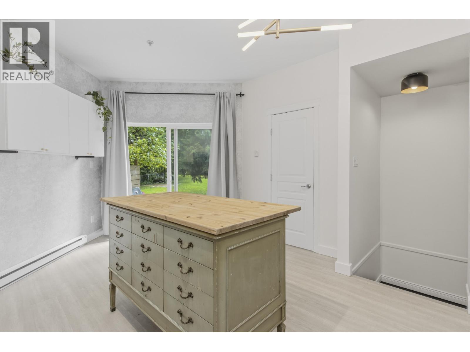18 1800 MAMQUAM ROAD, Squamish