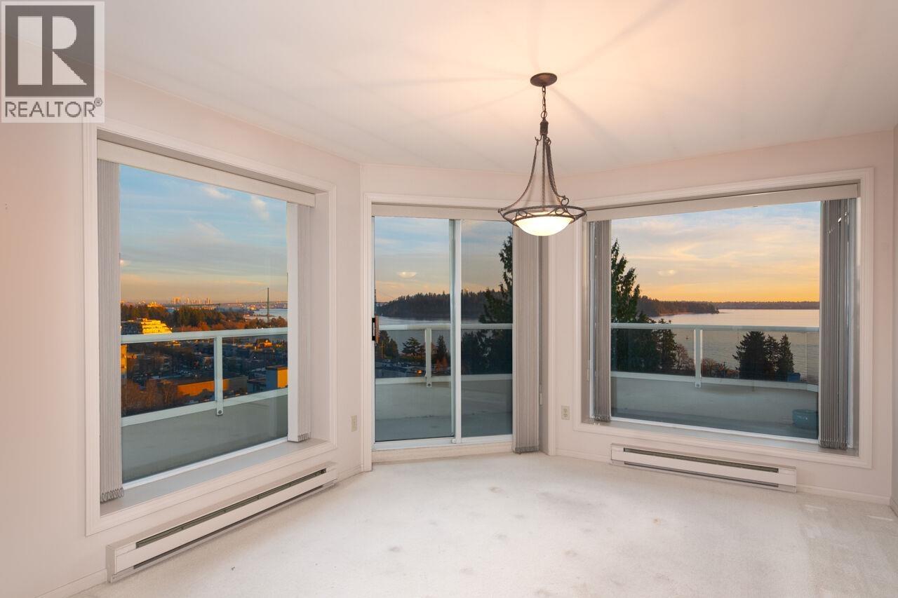 9 1717 DUCHESS AVENUE, West Vancouver