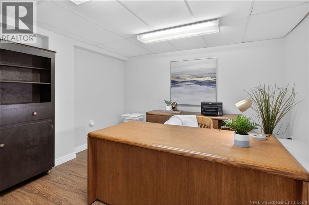81 Berkley Drive - 32