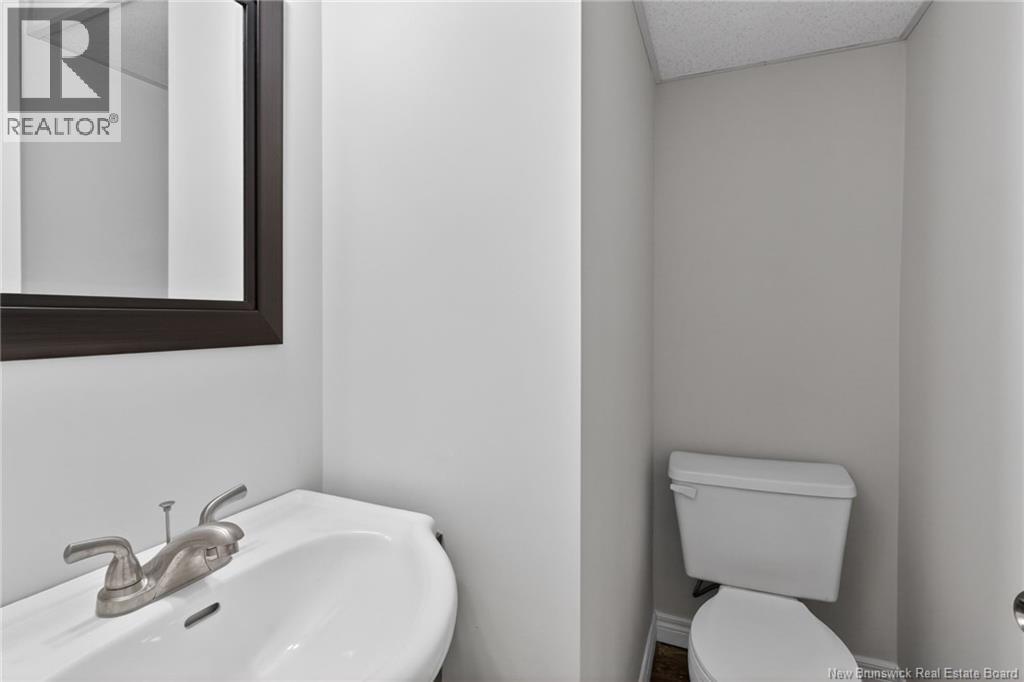 81 Berkley Drive - 33