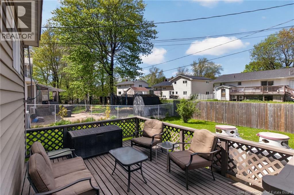 81 Berkley Drive - 38