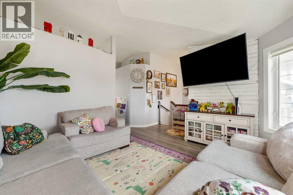 263 Peigan Court W - 8