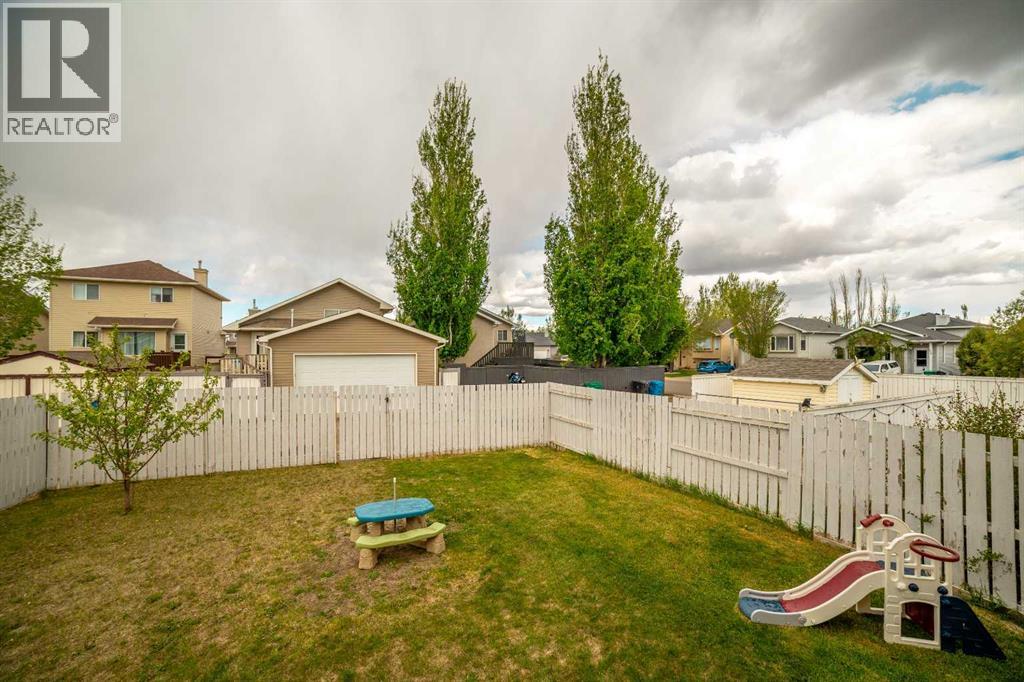 263 Peigan Court W - 32