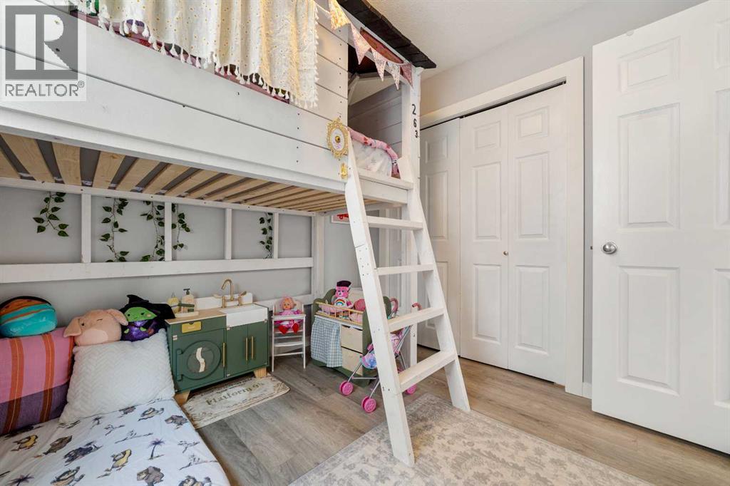 263 Peigan Court W - 15