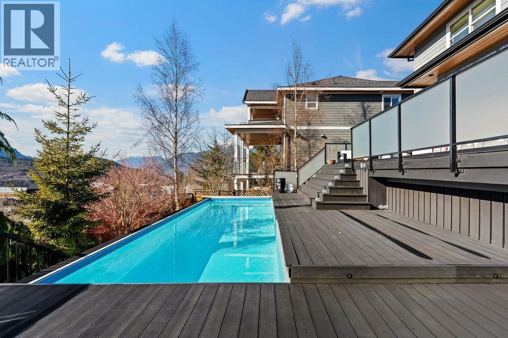 2954 STRANGWAY PLACE, Squamish