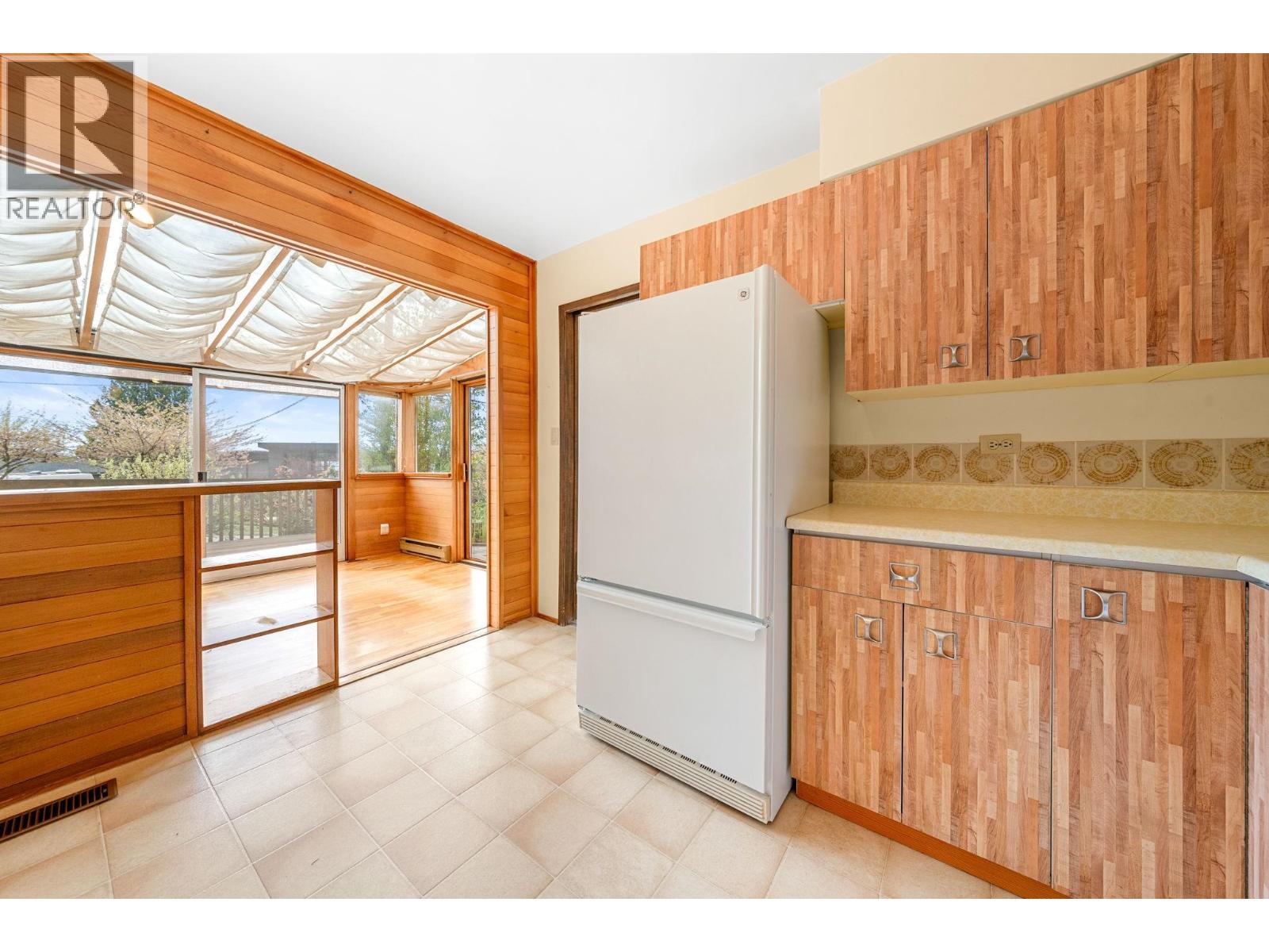 234 RONDOVAL CRESCENT, North Vancouver