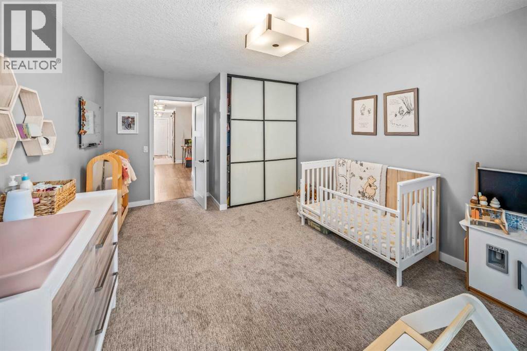 #4 1205 Cameron Avenue SW - 16