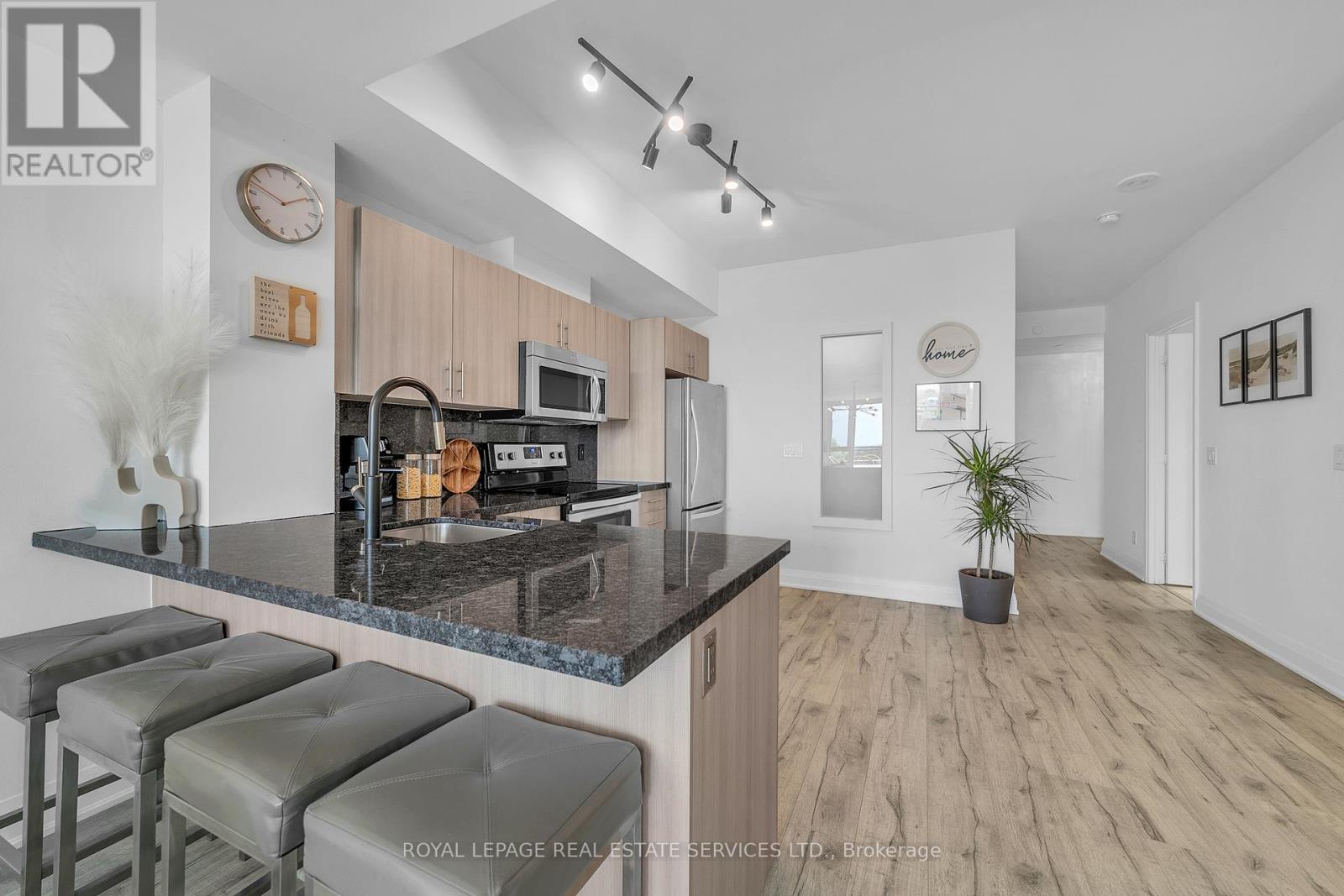 #408 16 MCADAM AVENUE - 15