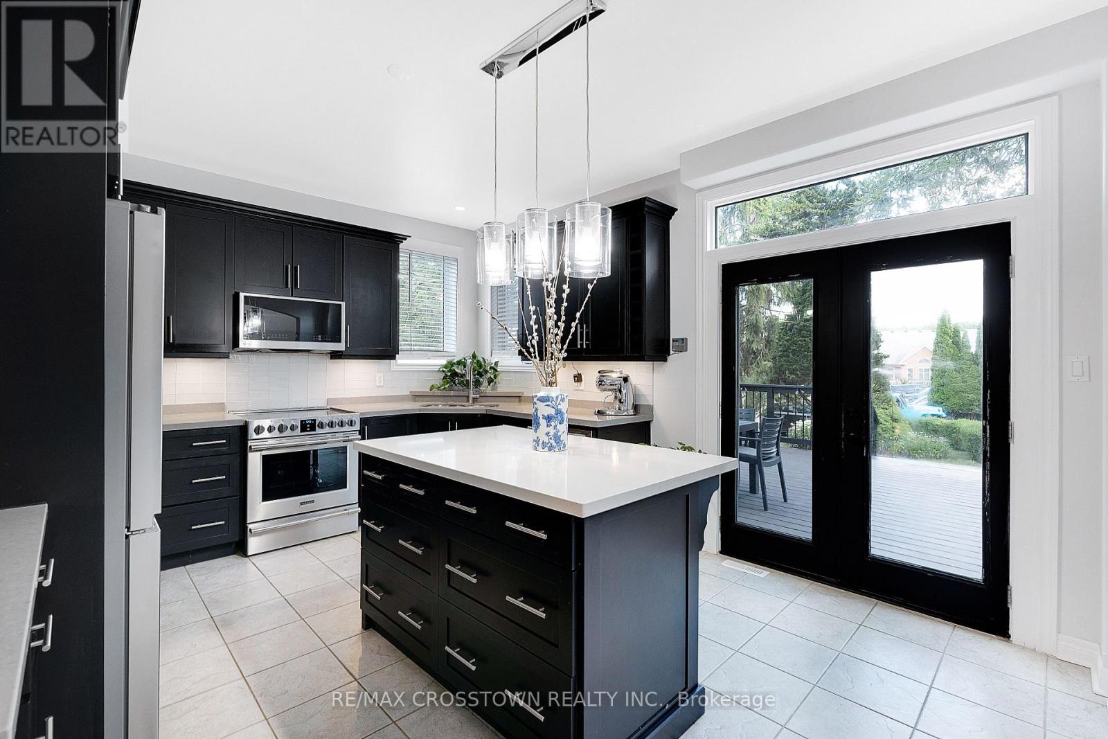 11 KENSINGTON TRAIL - 11