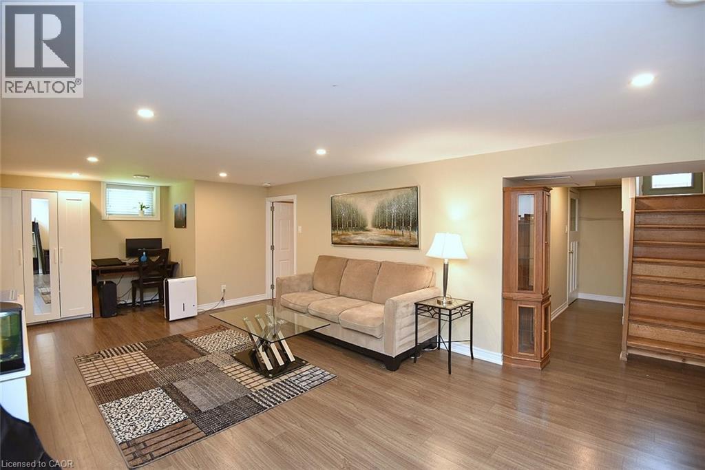 9 SAN FERNANDO Drive - 32
