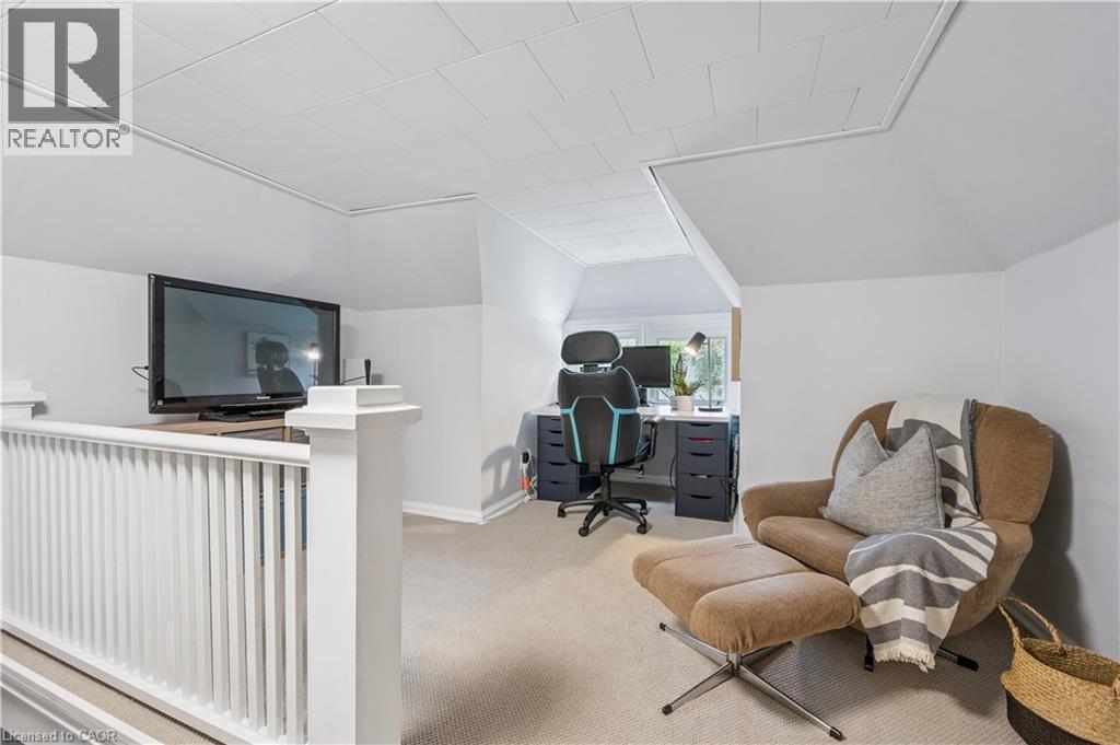 310 KITCHENER Road - 21