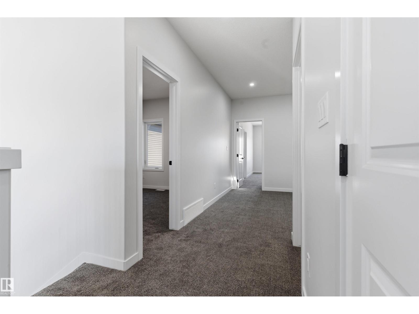 8727 181 AV NW - 12