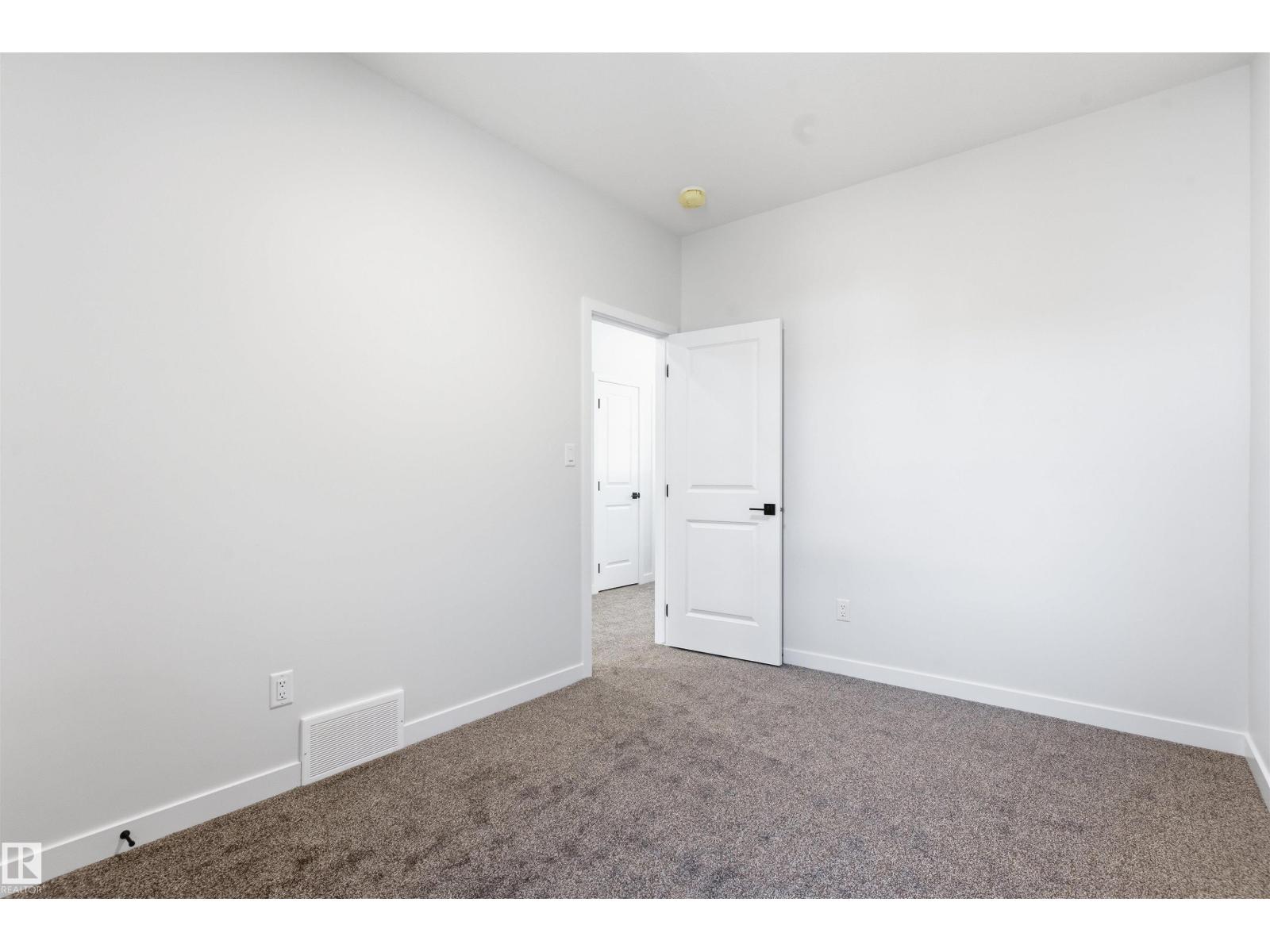 8727 181 AV NW - 15