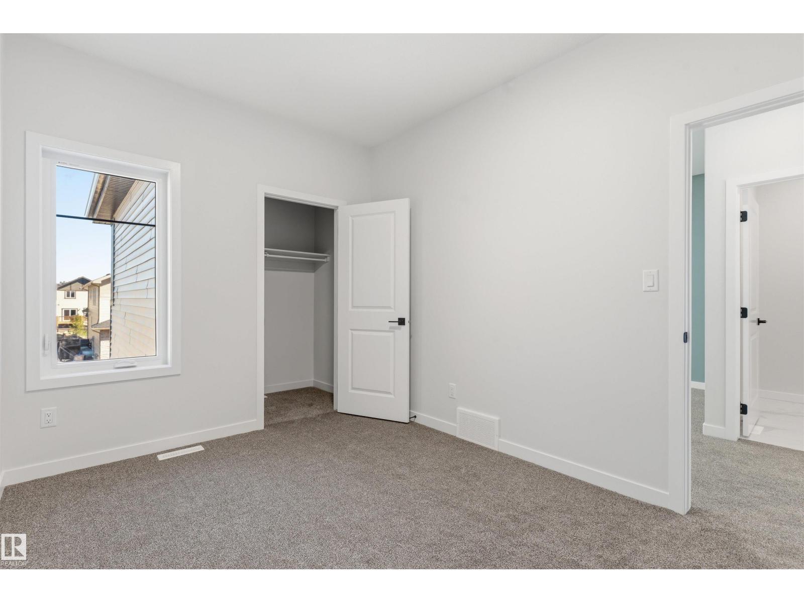 8727 181 AV NW - 16