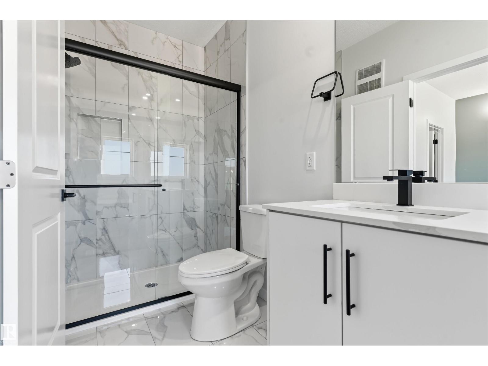 8727 181 AV NW - 21