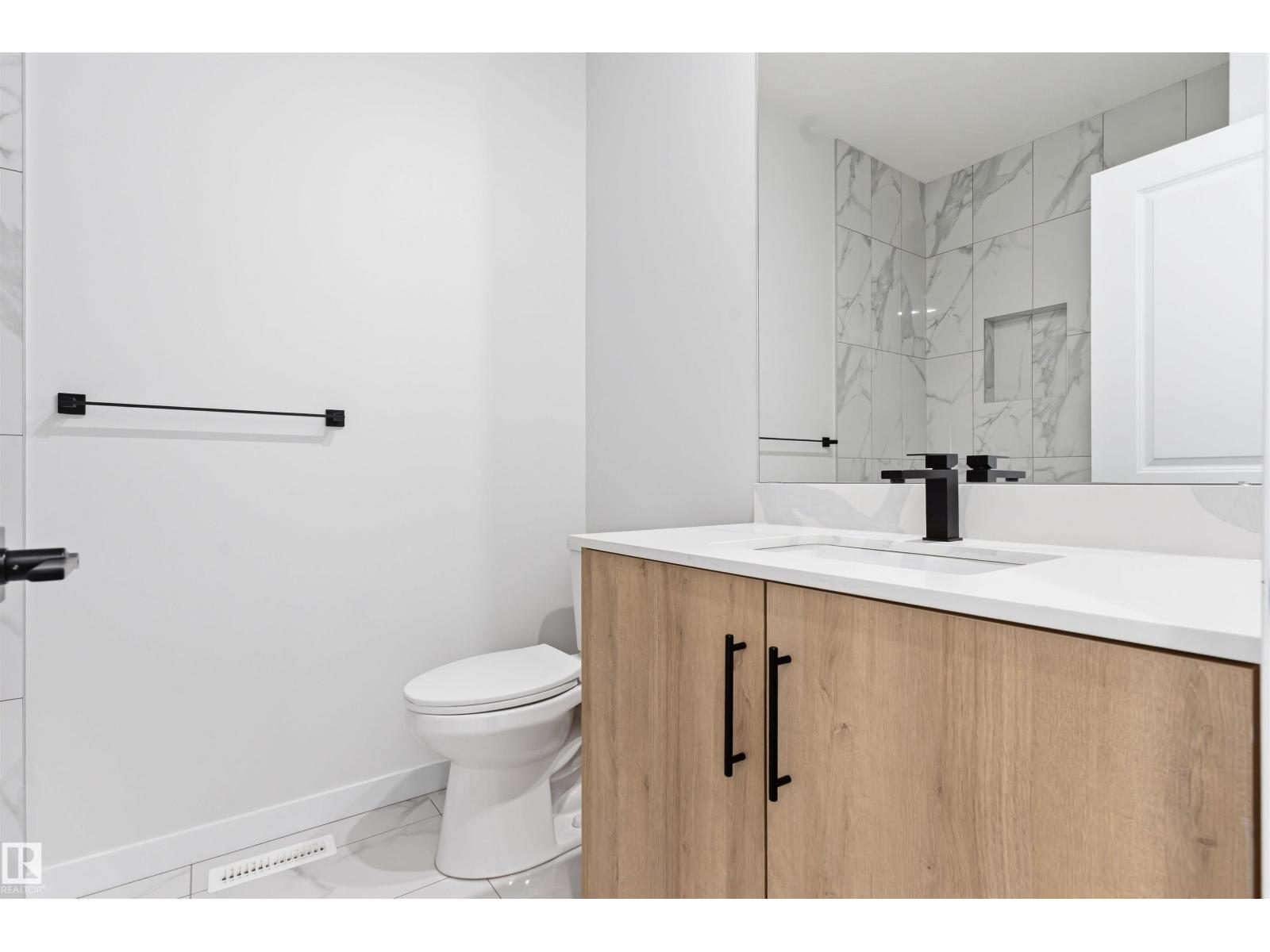 8727 181 AV NW - 23