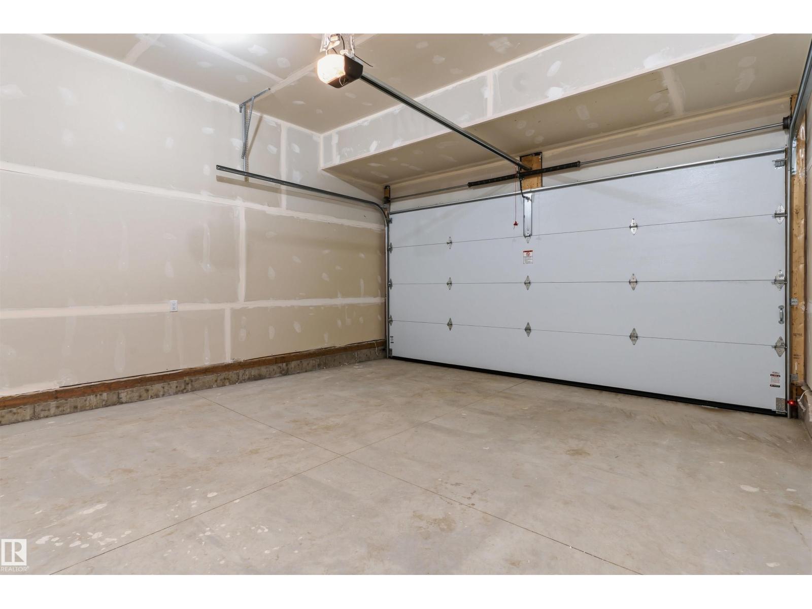 8727 181 AV NW - 31