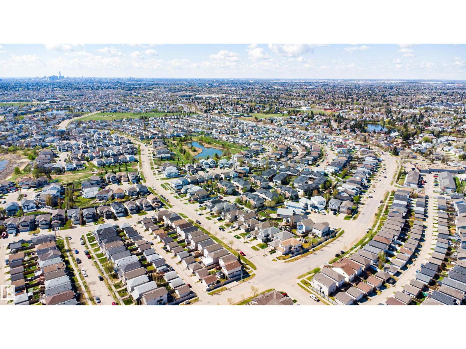 8727 181 AV NW - 33