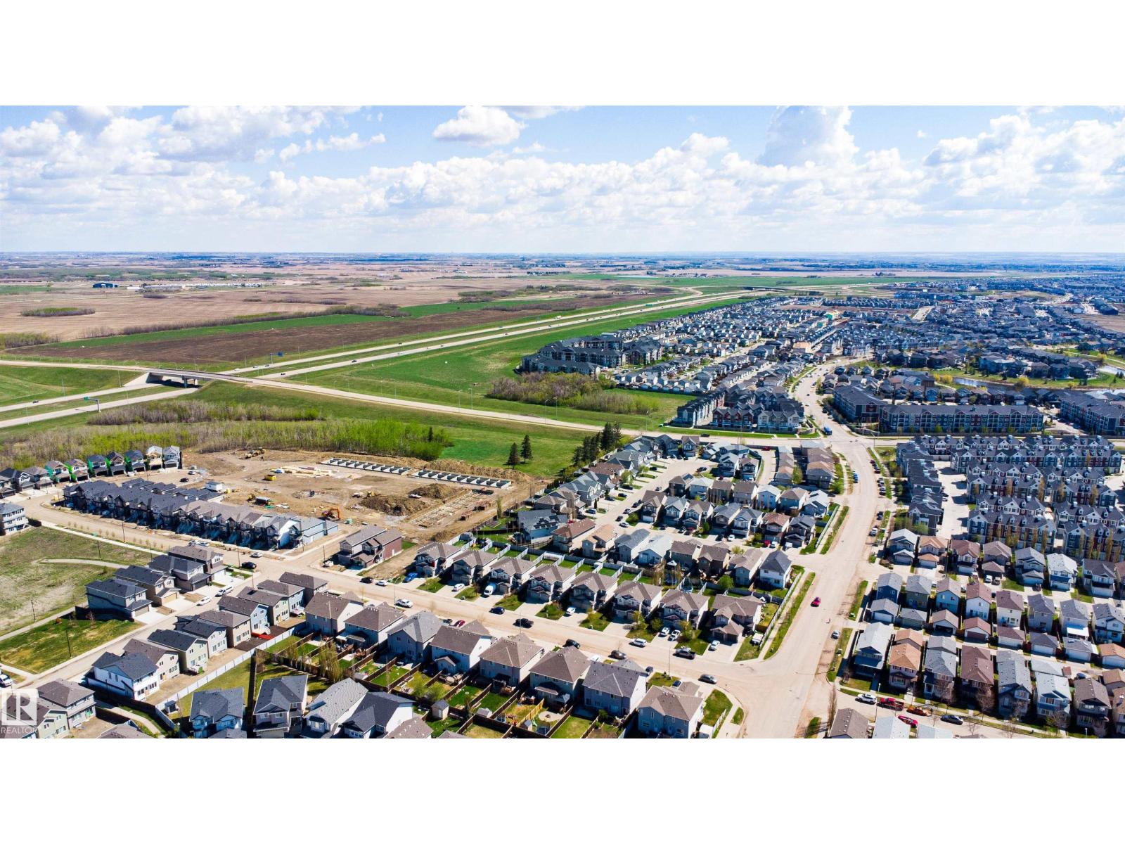 8727 181 AV NW - 35